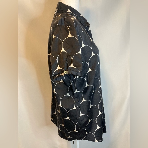 Chicos Shirt Womens Medium Size 2 Black Geometric Silk Blend Loop Collar Satin - Picture 3 of 8
